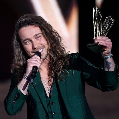 Julien Doré revient en Imposteur avec un album de reprises