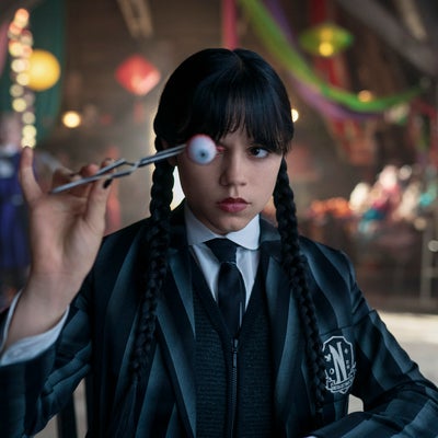 Mercredi : la saison 2 se dévoile dans une bande-annonce