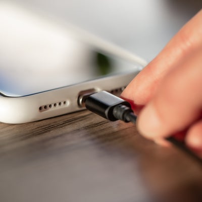 iOS 27 : pourquoi la batterie de votre iPhone se décharge plus vite après l'installation ?