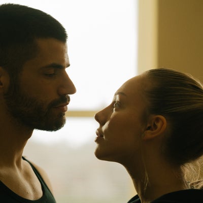 Attirés malgré nous : une rom-com dans la lignée d'À contre-Sens à découvrir sur Prime Video