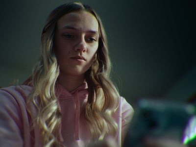 Numéro inconnu - Textos toxiques au lycée : que sont devenues Lauryn Licari et Kendra Licari ?