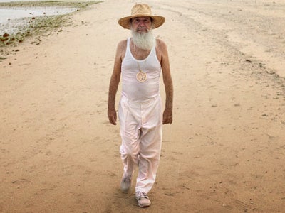 Raël : le gourou des étoiles passe sous le microscope de Netflix