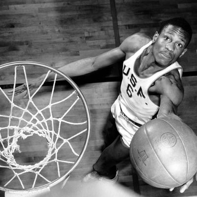 NBA : Netflix sort un film documentaire sur Bill Russell, légende du basket-ball