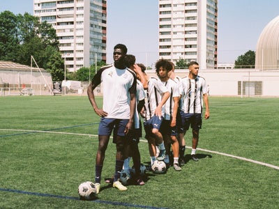 Maintenant ou Jamais sur Max : un documentaire en immersion au cœur du FC Montfermeil