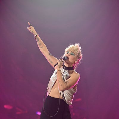 Miley Cyrus signe son grand retour avec Flowers