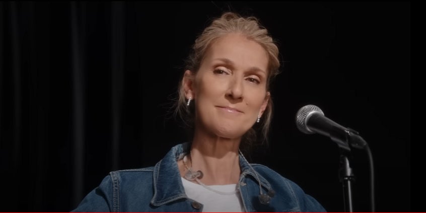 Céline Dion tient son propre rôle dans la rom-com Love Again, un peu, beaucoup, passionnément pour qui elle signe un titre inédit.