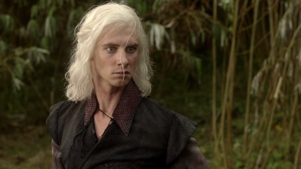 Viserys Targaryen, frère aîné de Daenerys au destin tragique dans Game of Thrones.