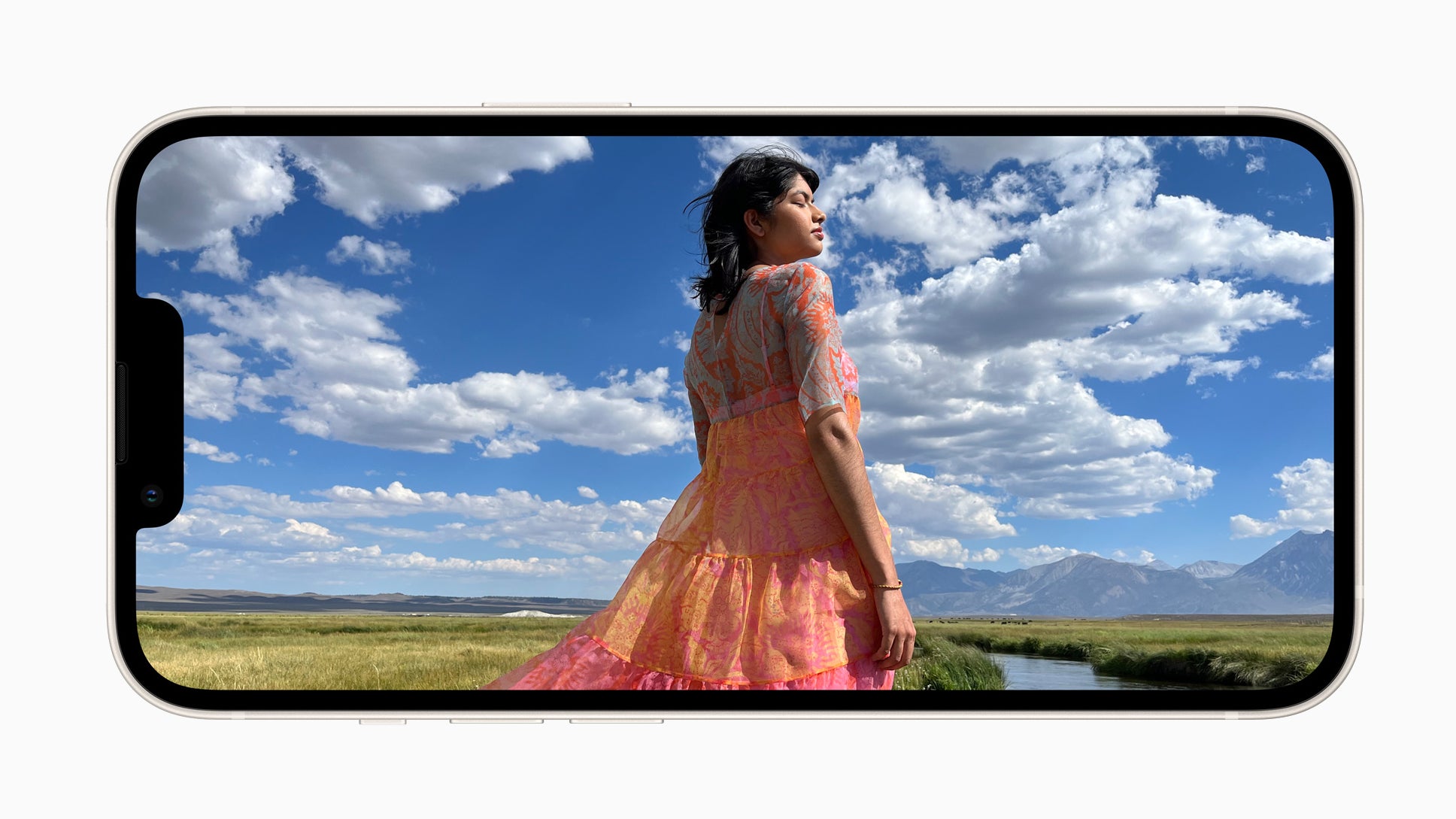 L'écran OLED Super Retina XDR de l'iPhone 13, 28% plus lumineux que l'iPhone 12. L'écran OLED Super Retina XDR de l'iPhone 13, 28% plus lumineux que l'iPhone 12.