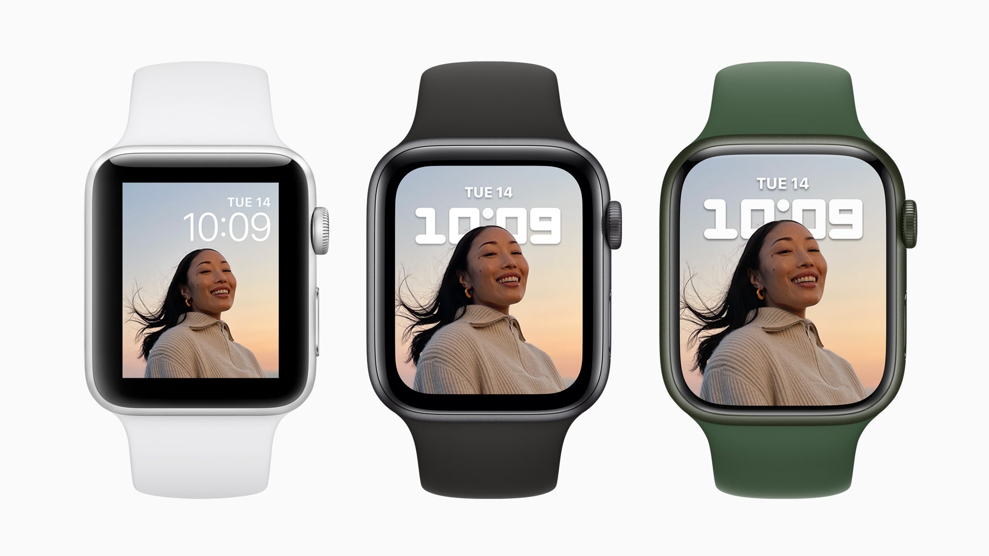 Un écran toujours plus grand : l'Apple Watch Series 7 (à droite) bénéficie d'une surface d'affichage élargie de près de 20% par rapport à l'Apple Watch Series 6 (au centre), et de plus de 50% par rapport à l'Apple Watch Series 3 (à gauche).