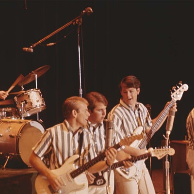 Beach Boys : l'histoire derrière la chanson Never Learn Not To Love, inspirée par... Charles Manson