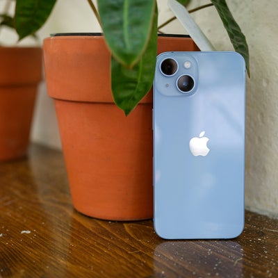 Shopping d'été : l’iPhone 14 reconditionné est à prix réduit chez SFR