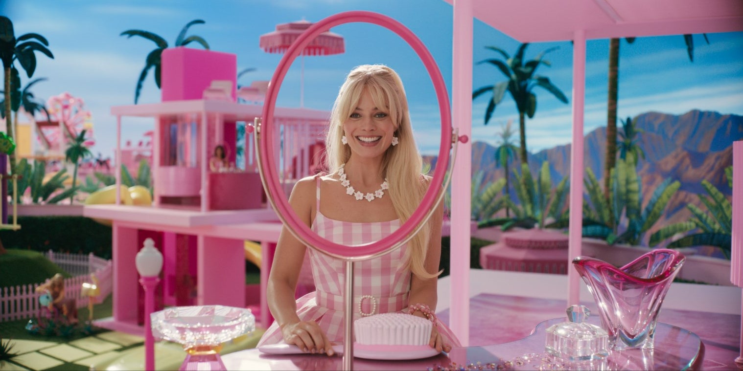 Arrivée en juillet 2023 sur grand écran, Barbie investit maintenant le petit écran.