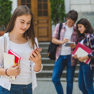 Pack Ado Smart de SFR : le forfait + smartphone idéal pour la rentrée de votre ado