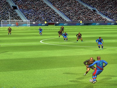 Real Football 21 : menez votre équipe à la victoire sur SFR Gaming