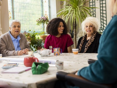 Maison de retraite : la série de TF1 aura-t-elle une saison 2 ?