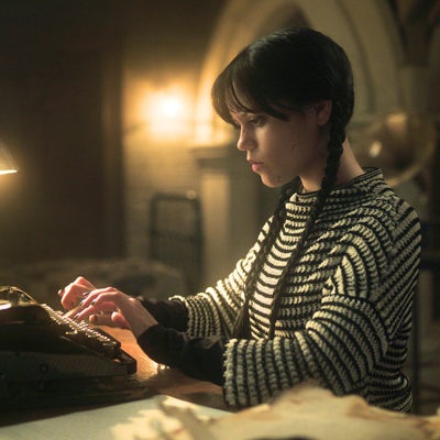 Mercredi et la Famille Addams sont bientôt de retour dans un nouveau projet