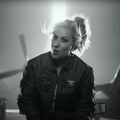 Lady Gaga chante pour Tom Cruise dans Top Gun : Maverick