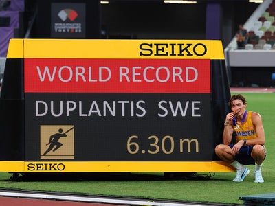 Duplantis : le perchiste bat un nouveau record du monde aux Mondiaux d'Athlétisme 2025