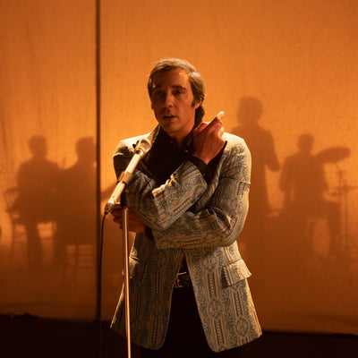 Monsieur Aznavour : les premières images du biopic avec Tahar Rahim