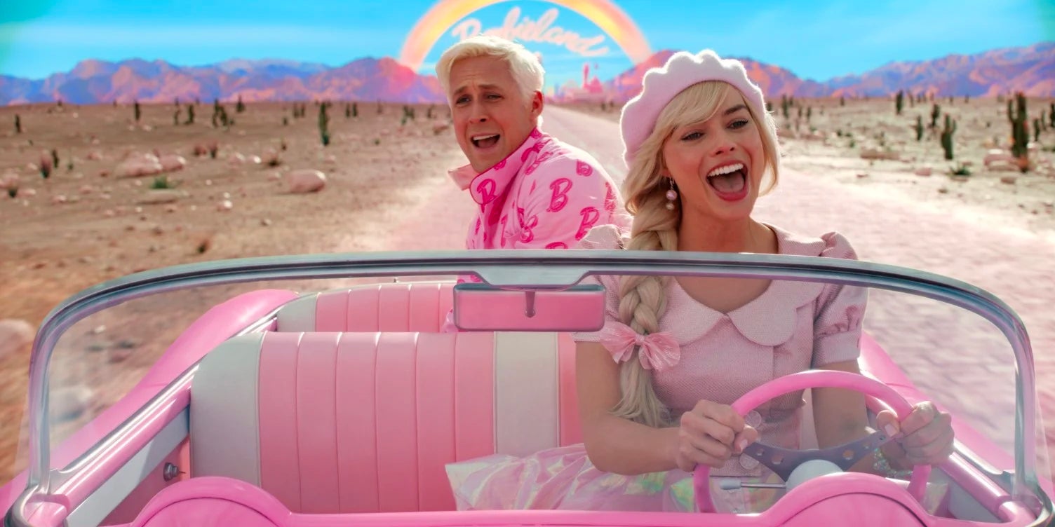 Margot Robbie et Ryan Gosling incarnent Barbie et Ken dans le film "Barbie", en salle depuis le 19 juillet 2023.