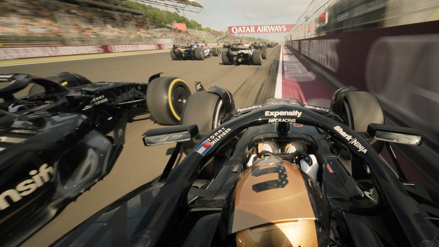 Une scène de course dans le film Apple Original ''F1 le film'', à découvrir au cinéma dès ce 25 juin.