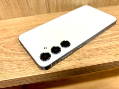 Galaxy AI : l’intelligence artificielle de Samsung arrive sur ces smartphones abordables