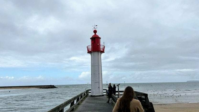Tentons de ''retirer'' les touristes présents sur cette photo.