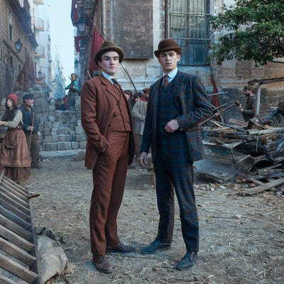 Young Sherlock : la nouvelle série produite par Guy Ritchie se dévoile en images