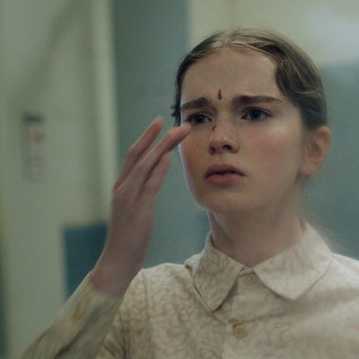Carrie sur Prime Video : quelles différences avec le film culte de 1976 ?