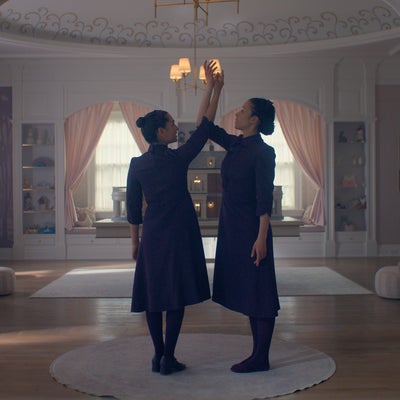The Testaments : la série dérivée de La Servante écarlate aura-t-elle une saison 2 sur Disney+ ?