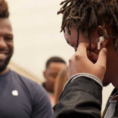 Comment connecter deux paires d'AirPods sur un même iPhone ?