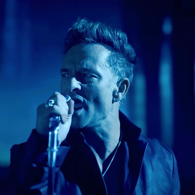 David Hallyday fait un vibrant hommage à son père Johnny en reprenant l'un de ses tubes
