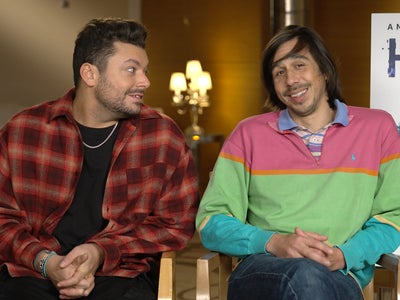 En vidéo - Kev Adams et Estéban nous présentent leur(s) Haters