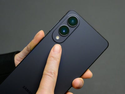 Quelles différences entre le Samsung Galaxy S25 et le Galaxy S25 Edge ?