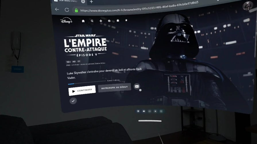 Avec l'écran cinéma vous pouvez régler la luminosité ambiante, changer sa forme et le placer où vous voulez