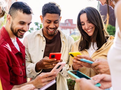 Combien de temps passe-t-on sur nos smartphones dans une vie ?