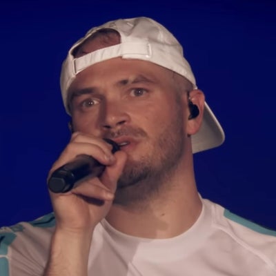 L'ovni JUL débarque en live sur Deezer