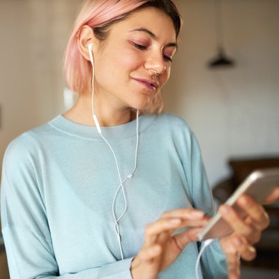 Pourquoi les écouteurs filaires reviennent-ils à la mode ?