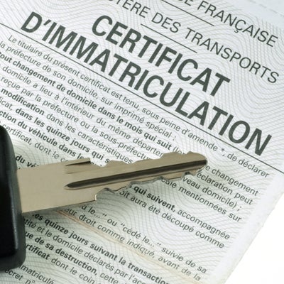 Comment avoir sa carte grise sur son smartphone ?