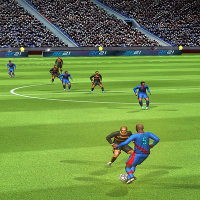 Real Football 21 : menez votre équipe à la victoire sur SFR Gaming