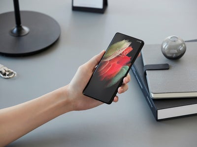 Galaxy S22+ et Galaxy S22 Ultra : un écran meilleur que sur l'iPhone 13 Pro ?