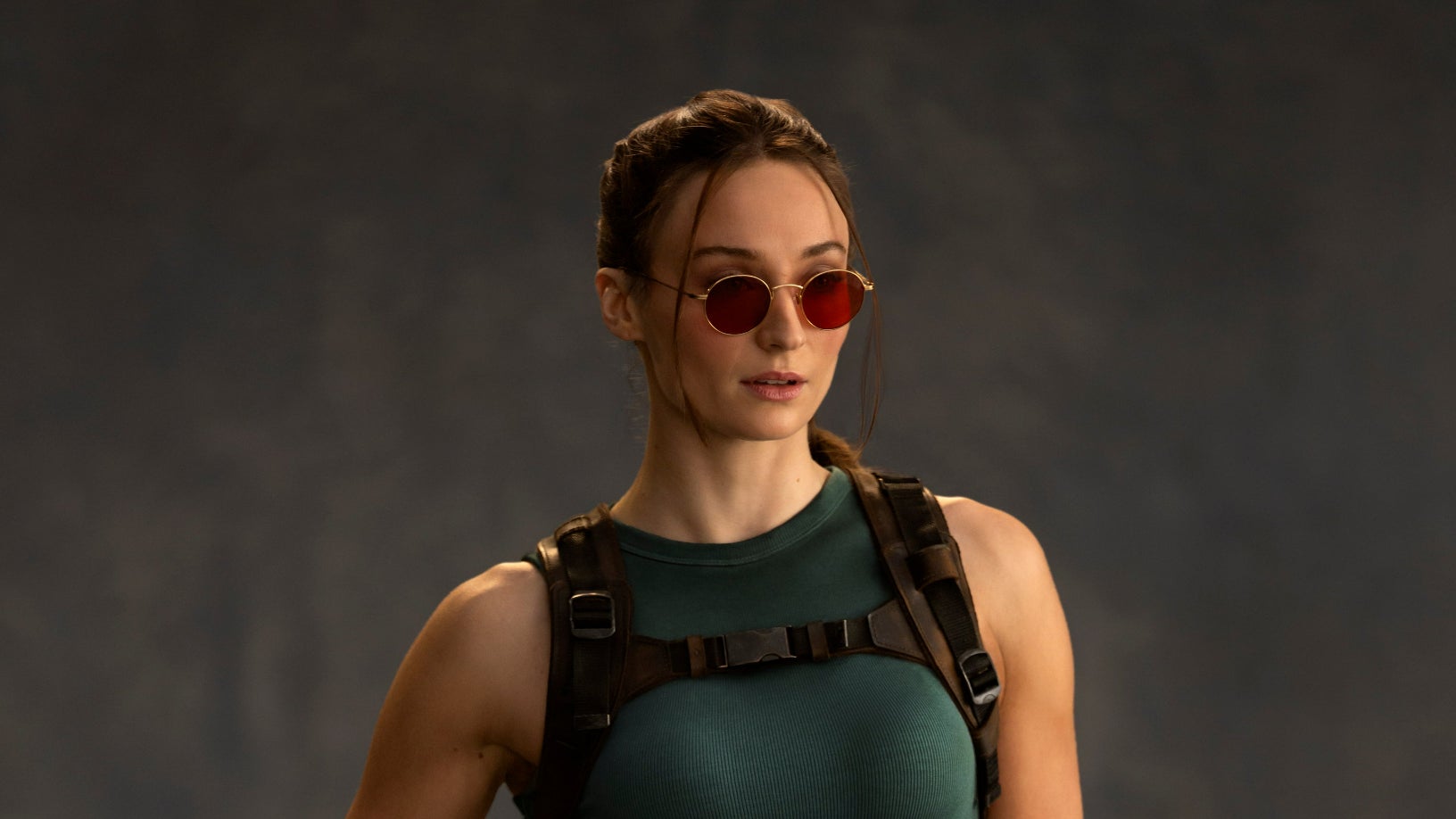 Sophie Turner se révèle dans la peau de Lara Croft.