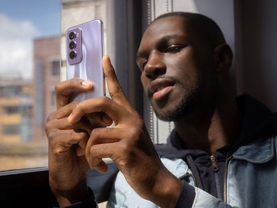 Un an après son départ, OPPO fait son retour en France