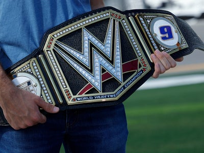 La WWE dévoile une ceinture de champion du monde aux couleurs du PSG