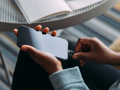 Peut-on utiliser n'importe quel chargeur pour son smartphone ?