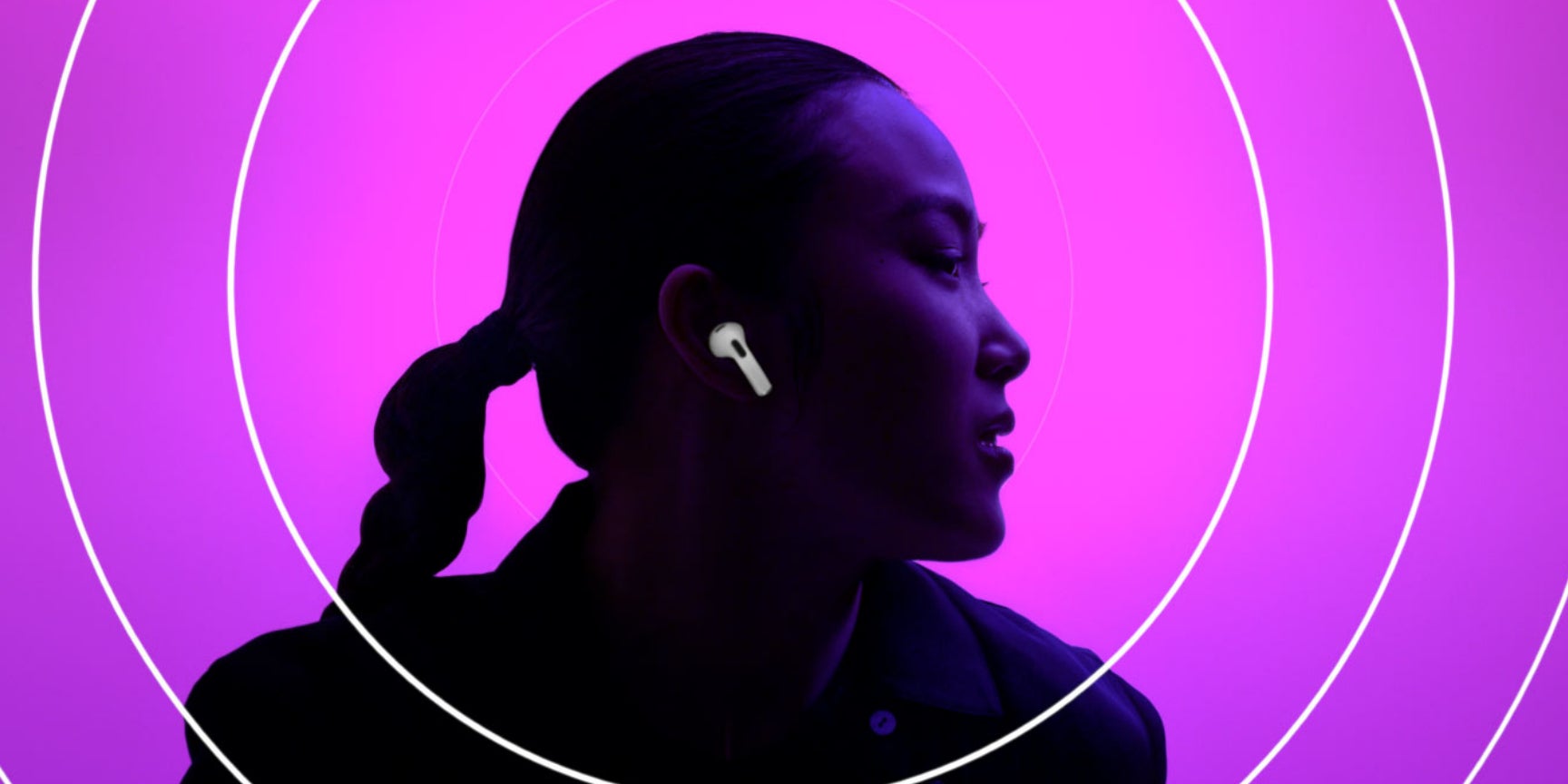 Les AirPods 4 viendraient remplacer les AirPods 3 (photo) déjà âgés de 3 ans.