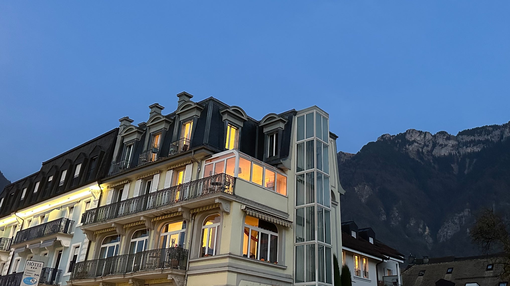 Avec suffisamment de sources de lumière, l'image reste nette même à main levée.