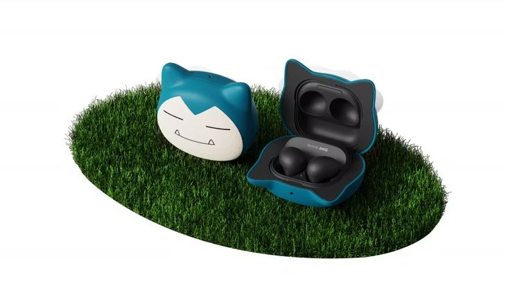 Le boîtier des Galaxy Buds 2 à l'effigie de Ronflex est certainement le plus craquant des 3.