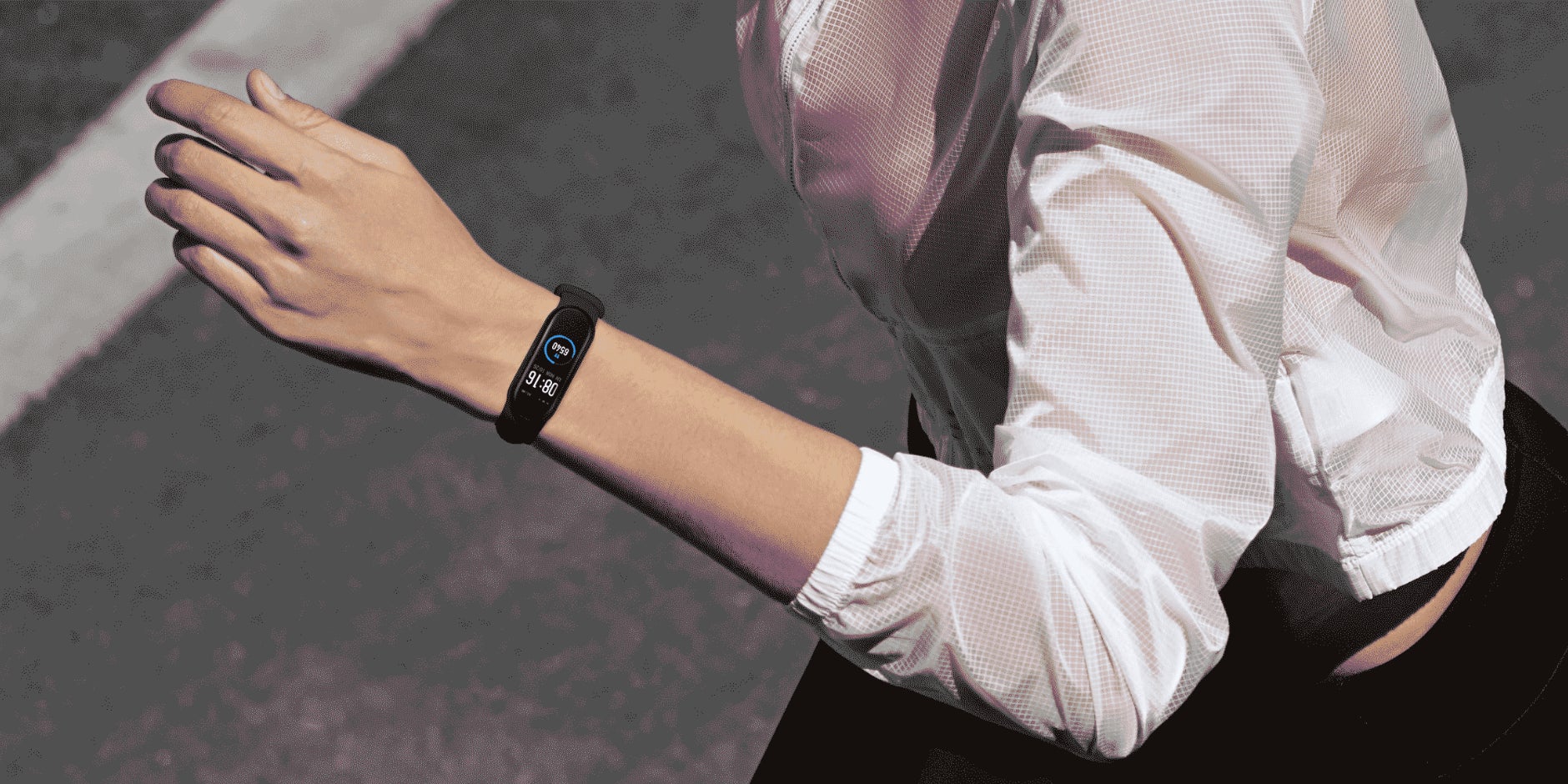 Le bracelet connecté Xiaomi Mi Smart Band 5 est disponible à 29,99 euros sur la boutique en ligne de SFR