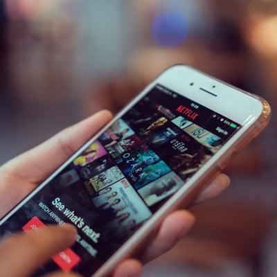 Netflix : comment télécharger automatiquement des contenus recommandés ?